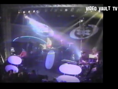 808ステイト | 1993年シカゴでのレア・ライブ映像がアンディ・バーカー追悼の意を込めて公開