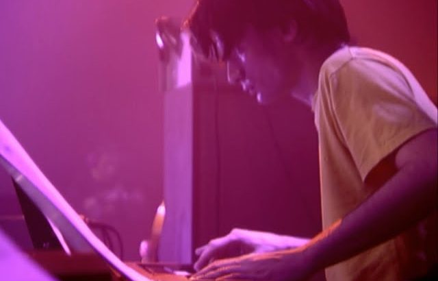レディオヘッド（Radiohead）2001年パリ公演「Pyramid Song」の映像公開